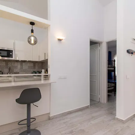 Flores 6 - Three Bed Playa Fanabe