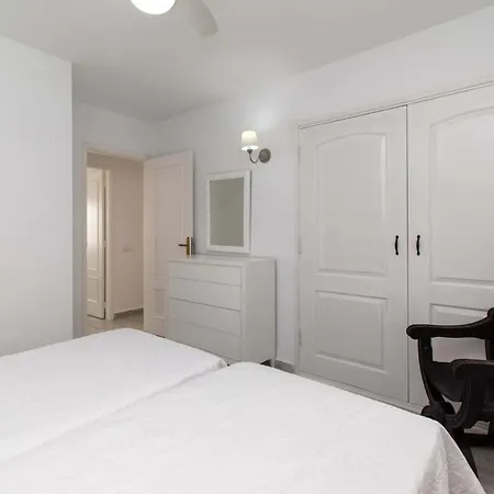 Flores 6 - Three Bed * Playa Fanabe