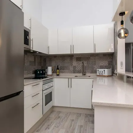 Flores 6 - Three Bed * Playa Fanabe